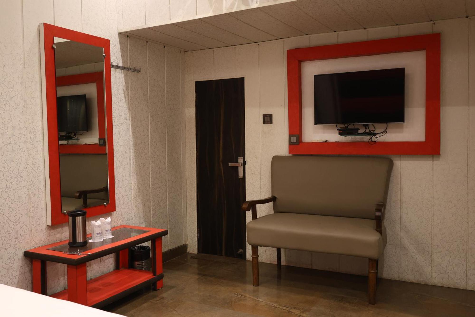 Hotel Pardesi Haridwār Zewnętrze zdjęcie