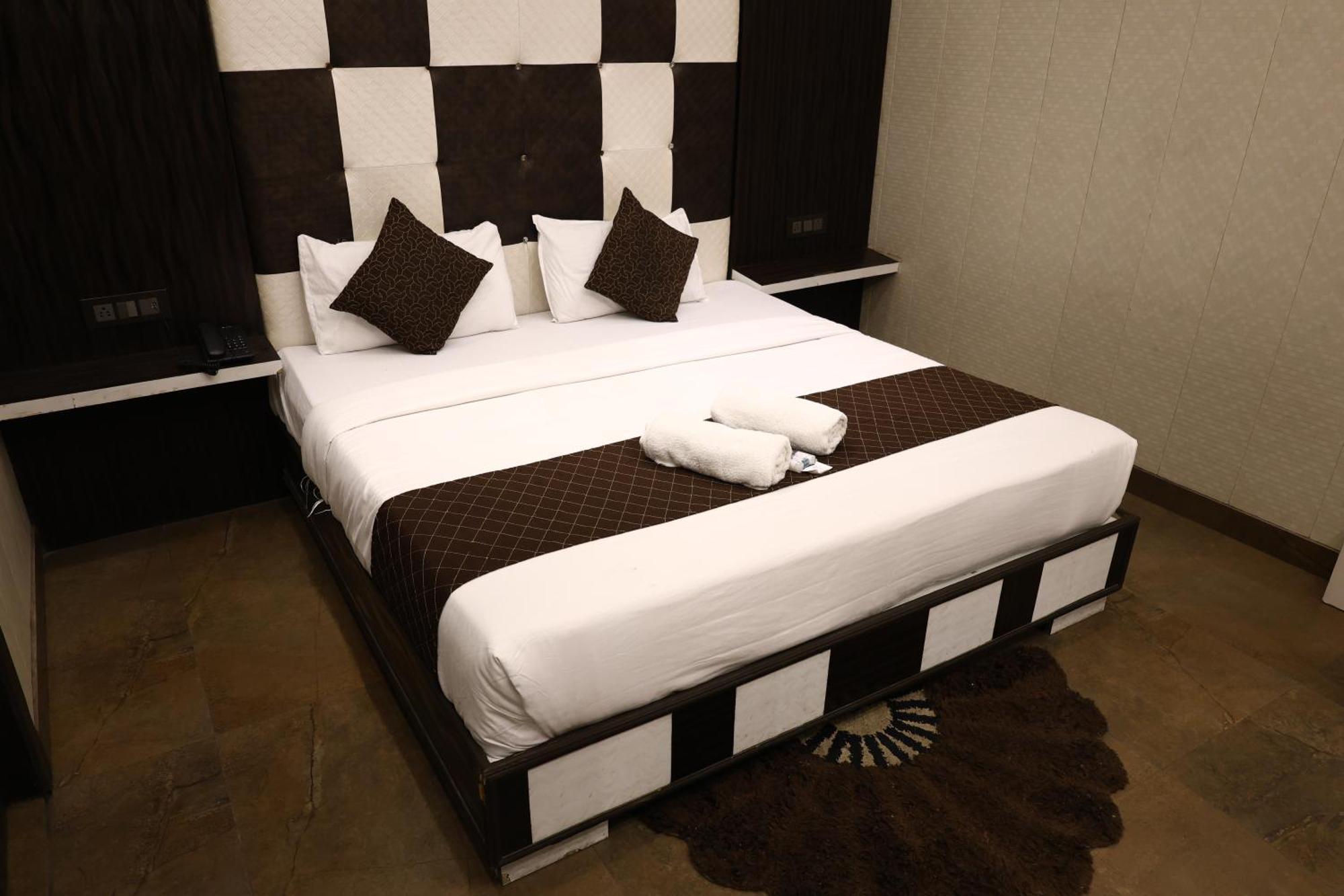 Hotel Pardesi Haridwār Zewnętrze zdjęcie