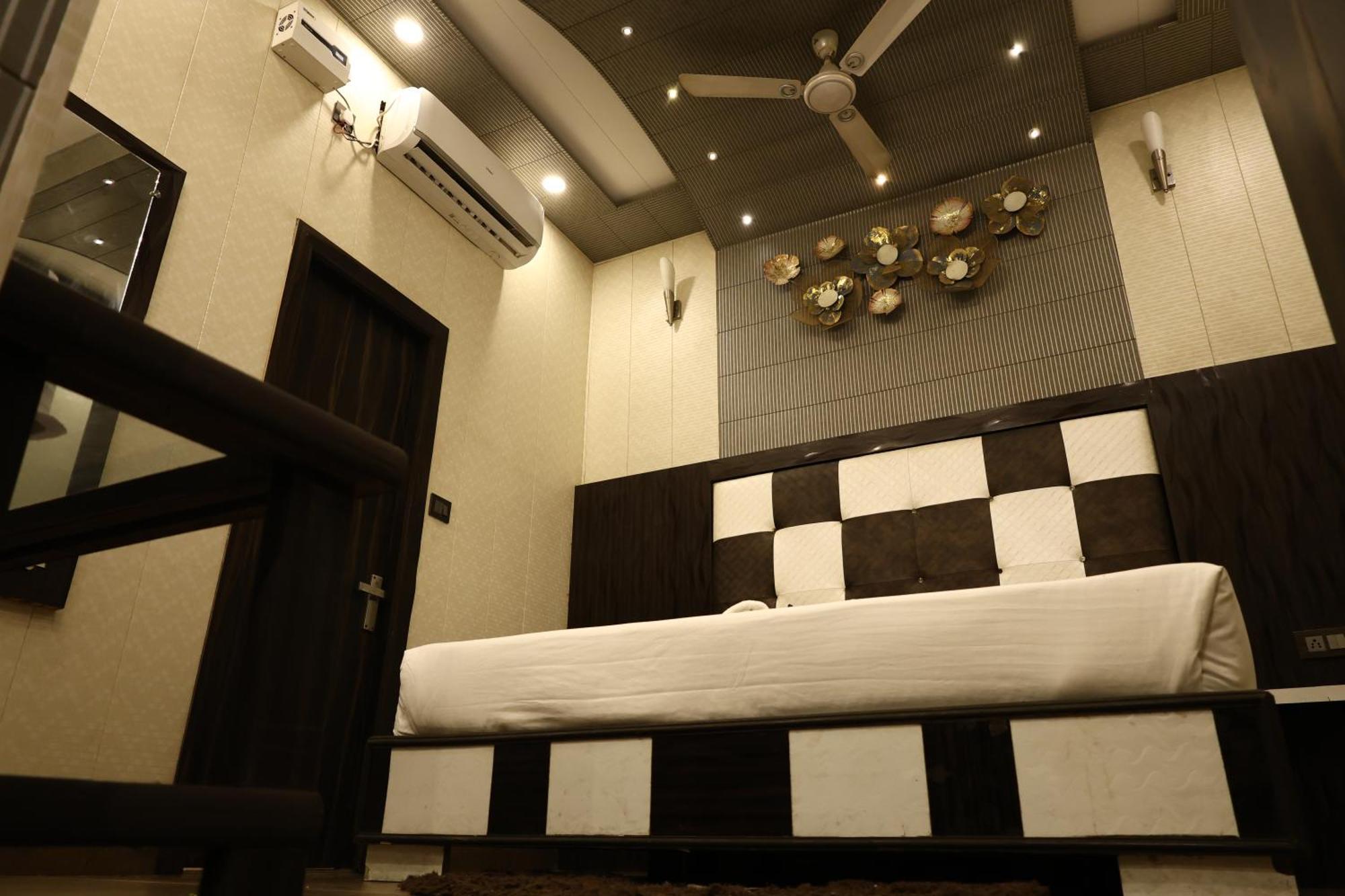 Hotel Pardesi Haridwār Zewnętrze zdjęcie