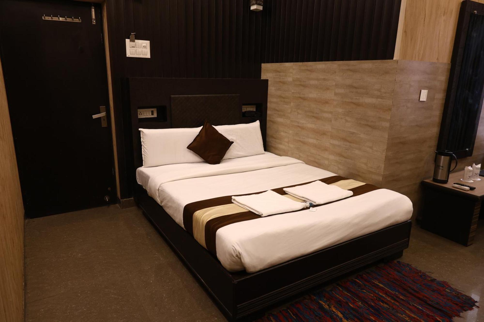Hotel Pardesi Haridwār Zewnętrze zdjęcie