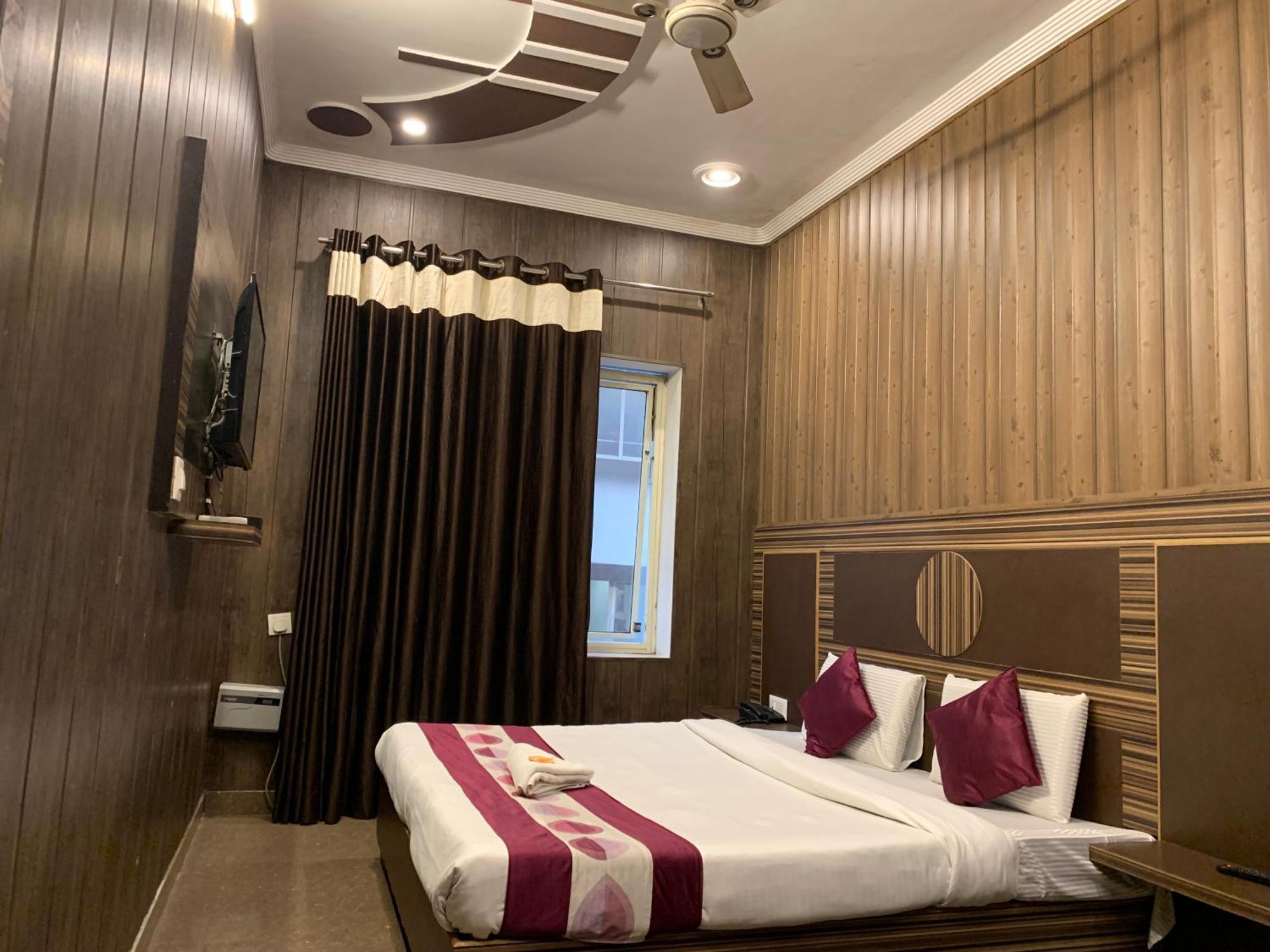 Hotel Pardesi Haridwār Zewnętrze zdjęcie