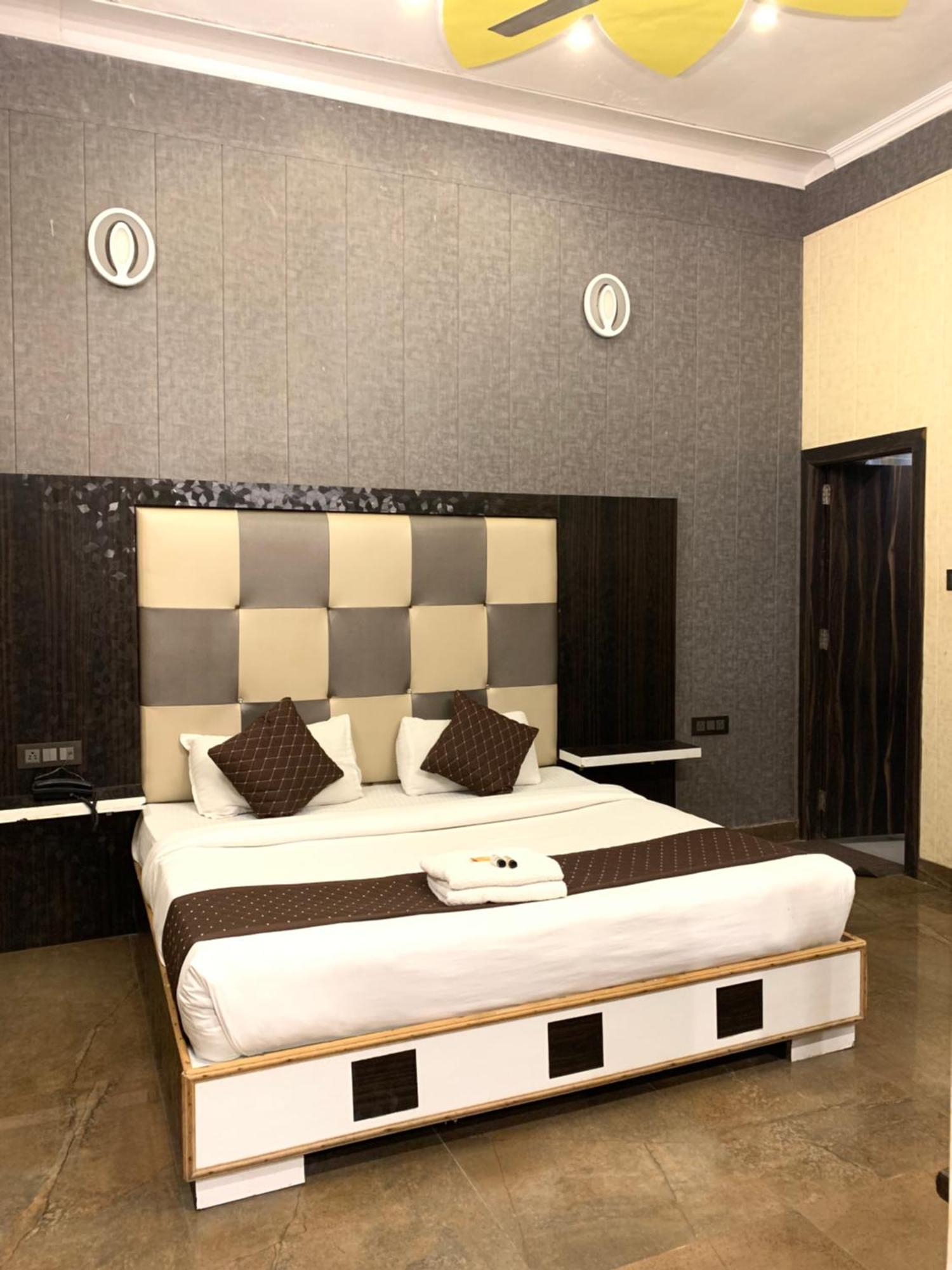 Hotel Pardesi Haridwār Zewnętrze zdjęcie