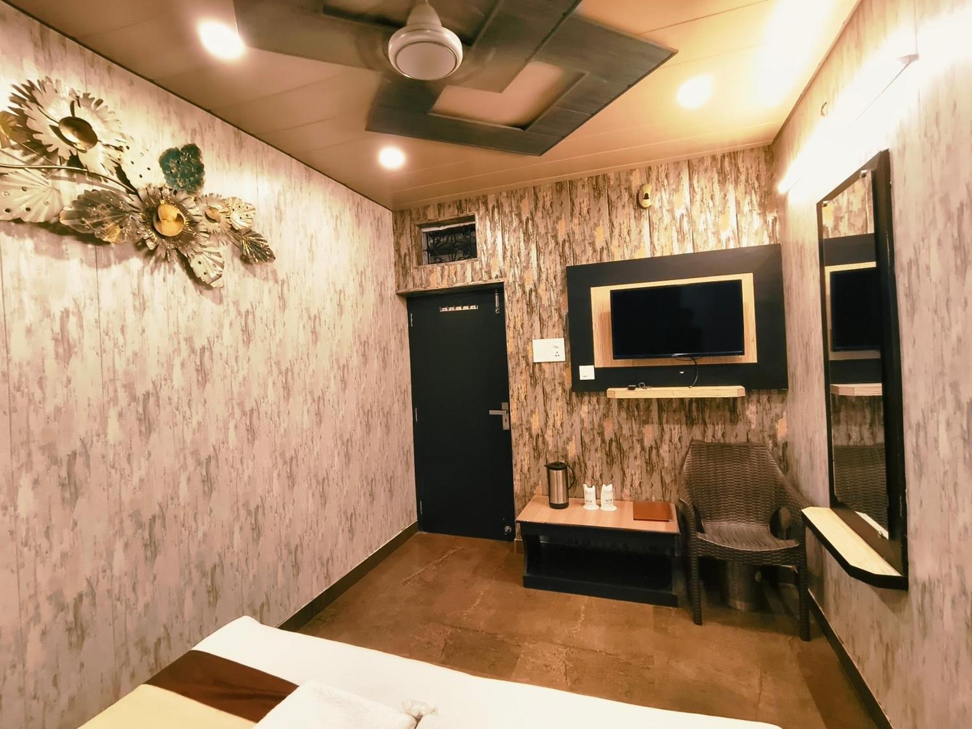 Hotel Pardesi Haridwār Zewnętrze zdjęcie